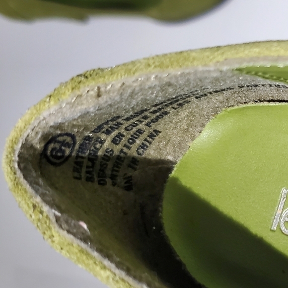 VINTAGE green Le Chateau Real leather Suede Pumps with flower detail size 6.5 - Picture 7 of 9